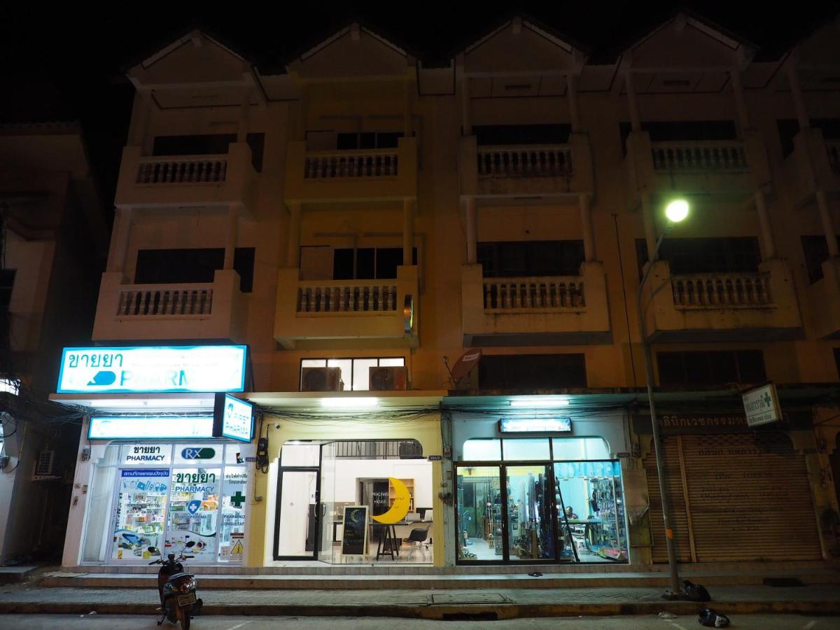 Prachan Hostel トンサラ エクステリア 写真